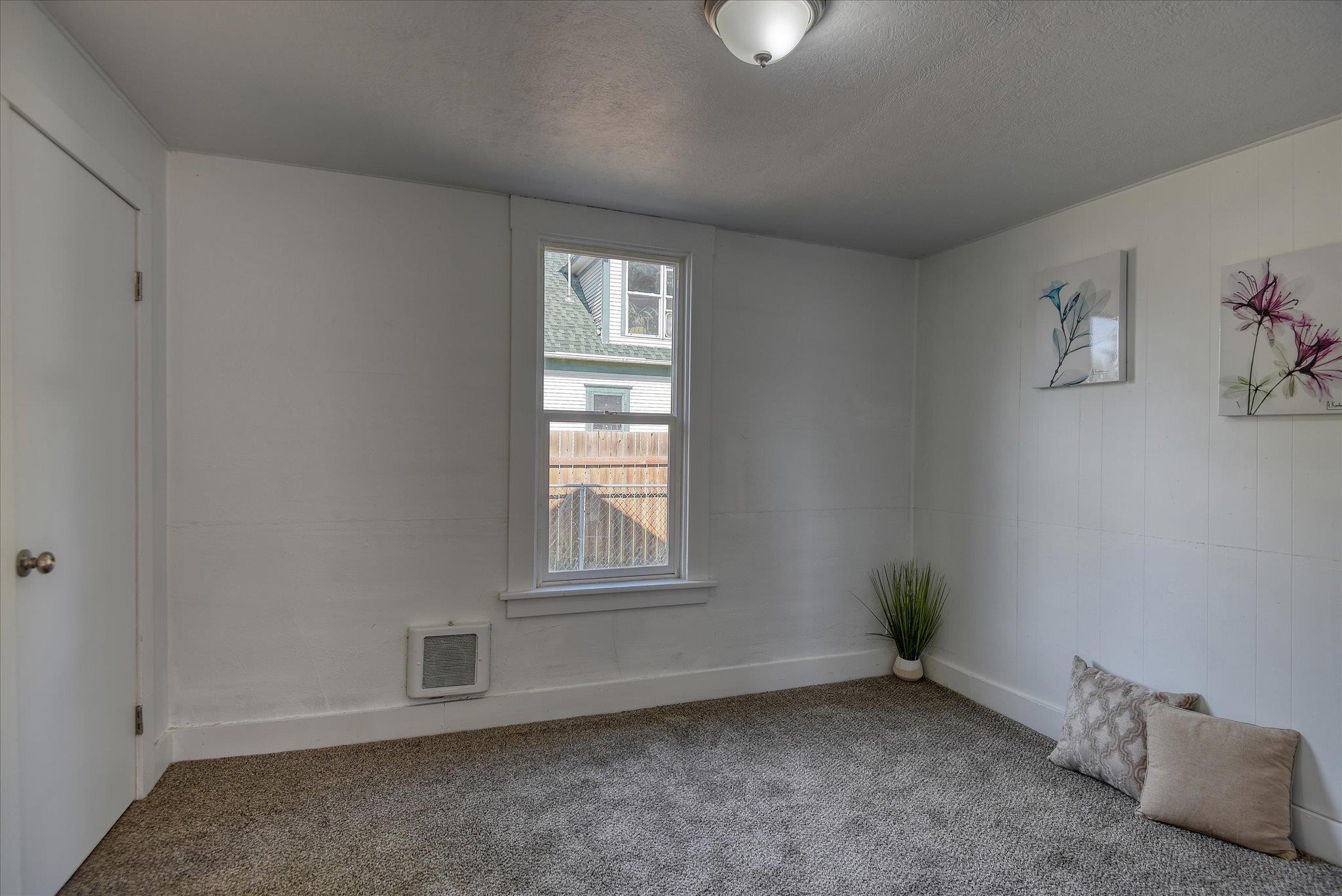 324 E Everett Ave - Photo 12