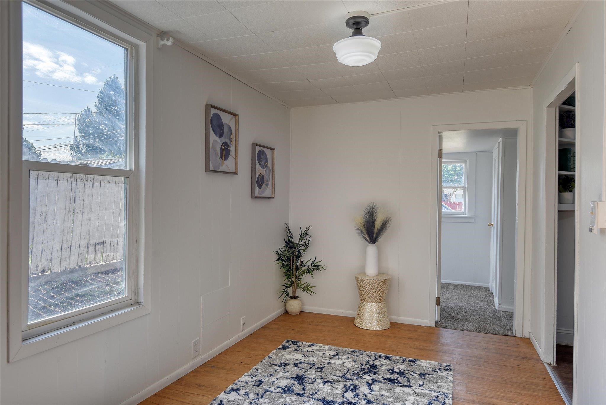 324 E Everett Ave - Photo 4