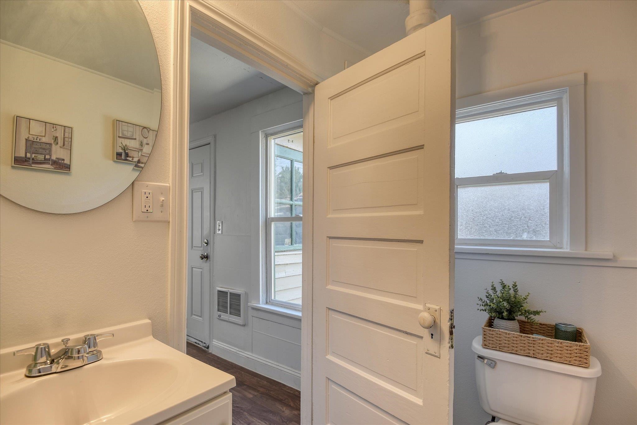 324 E Everett Ave - Photo 8
