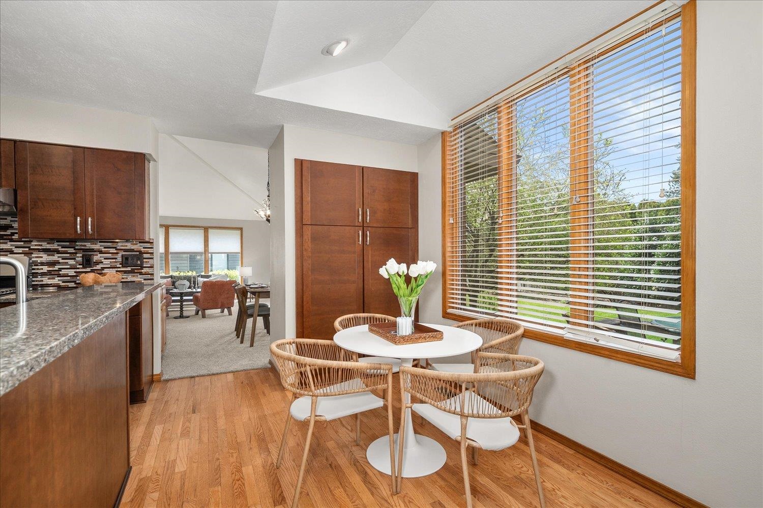704 E High Dr - Photo 11