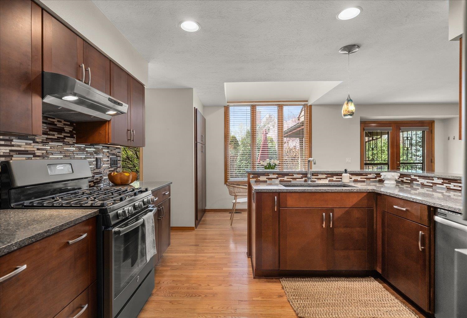 704 E High Dr - Photo 16