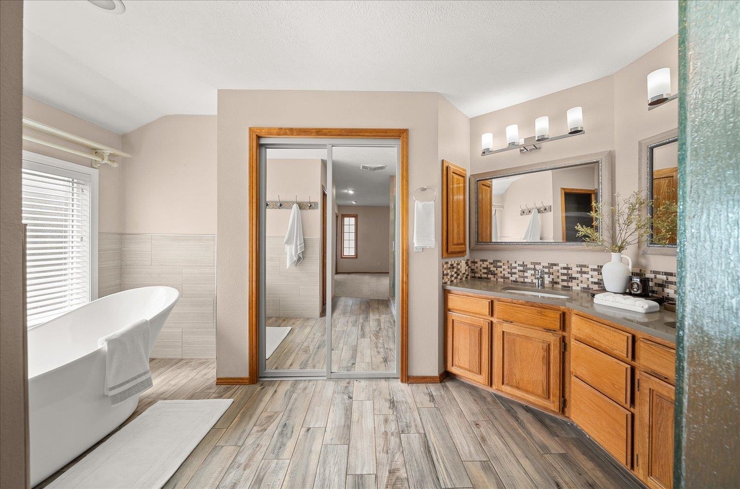 704 E High Dr - Photo 24