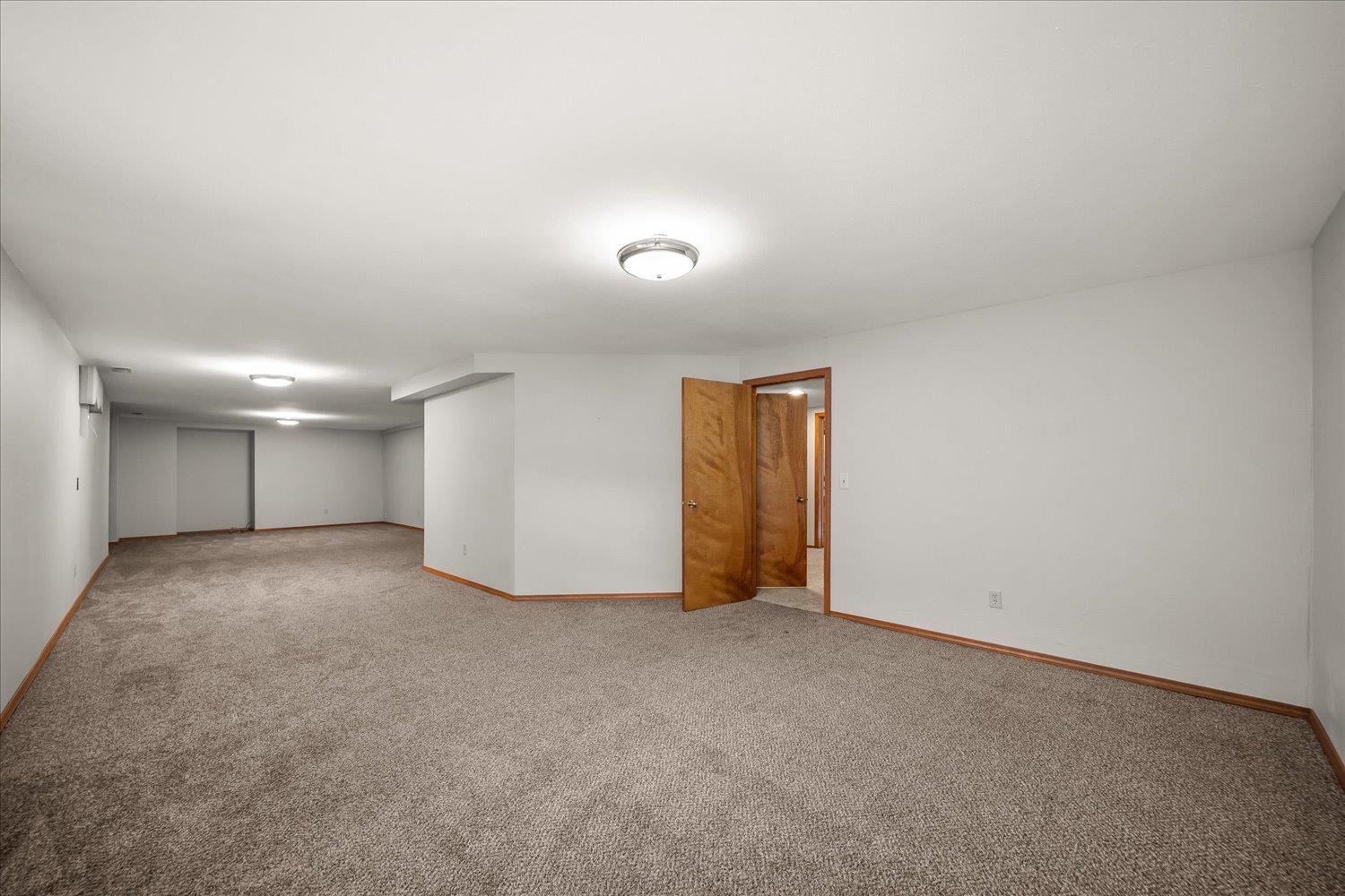 704 E High Dr - Photo 35