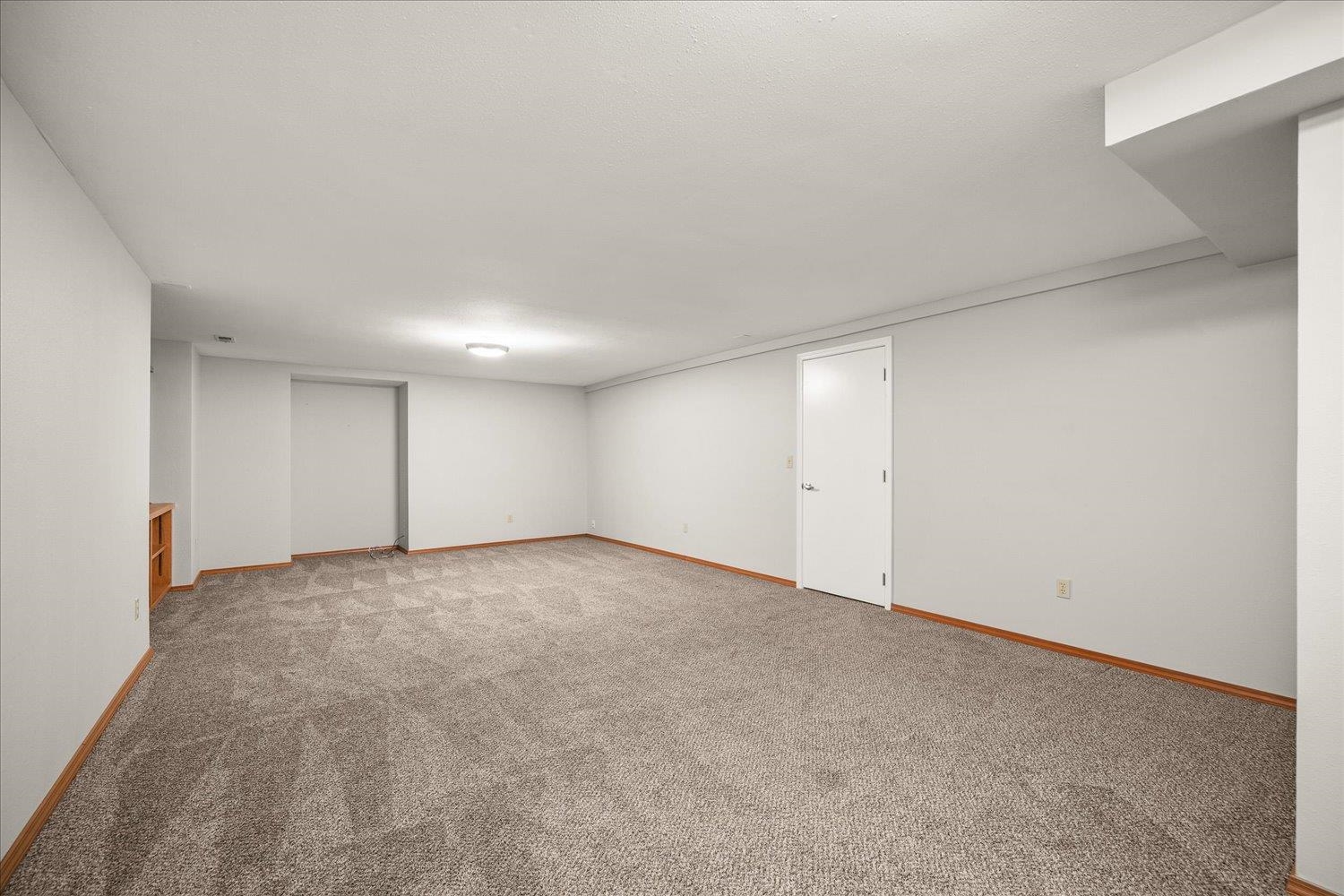 704 E High Dr - Photo 36