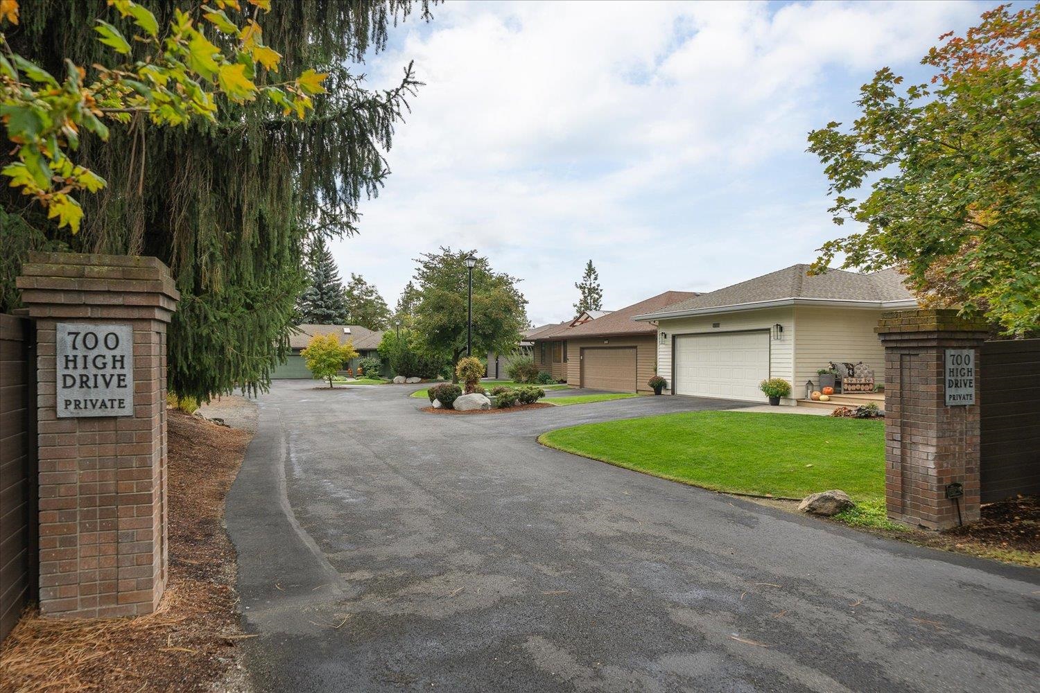 704 E High Dr - Photo 47