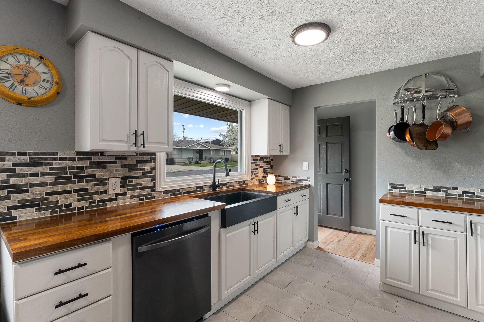 5933 N Moore St - Photo 3