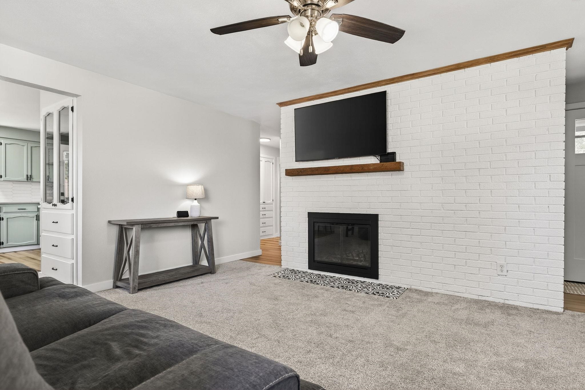 3917 E PRATT Ave - Photo 4