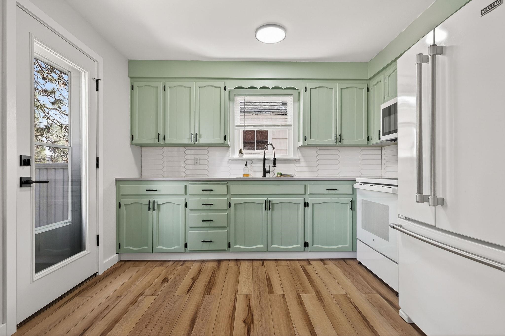 3917 E PRATT Ave - Photo 8