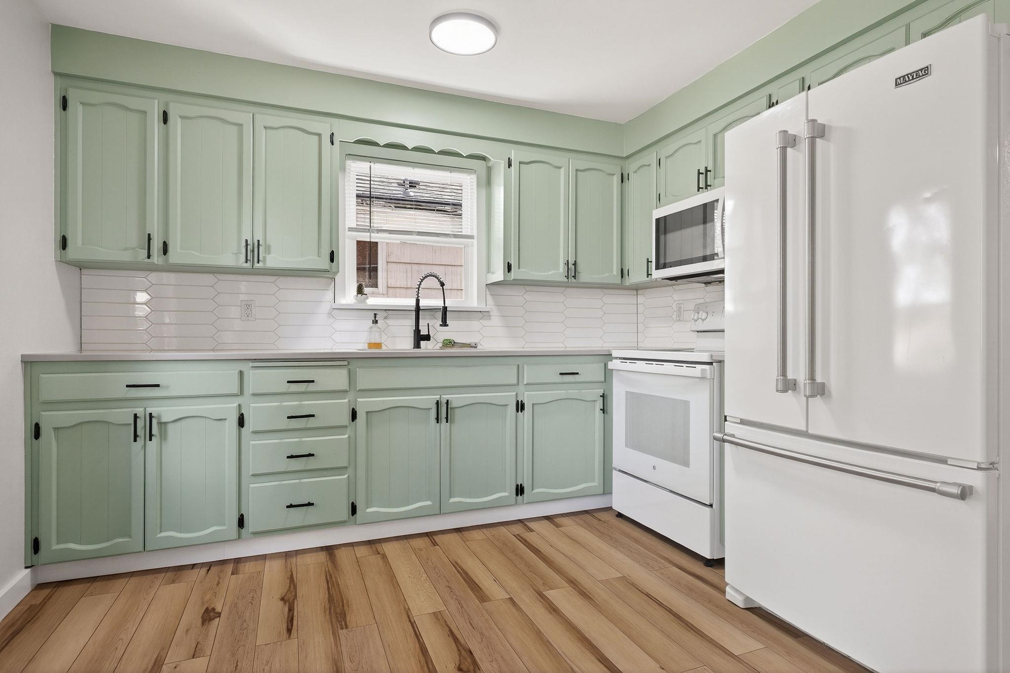 3917 E PRATT Ave - Photo 9
