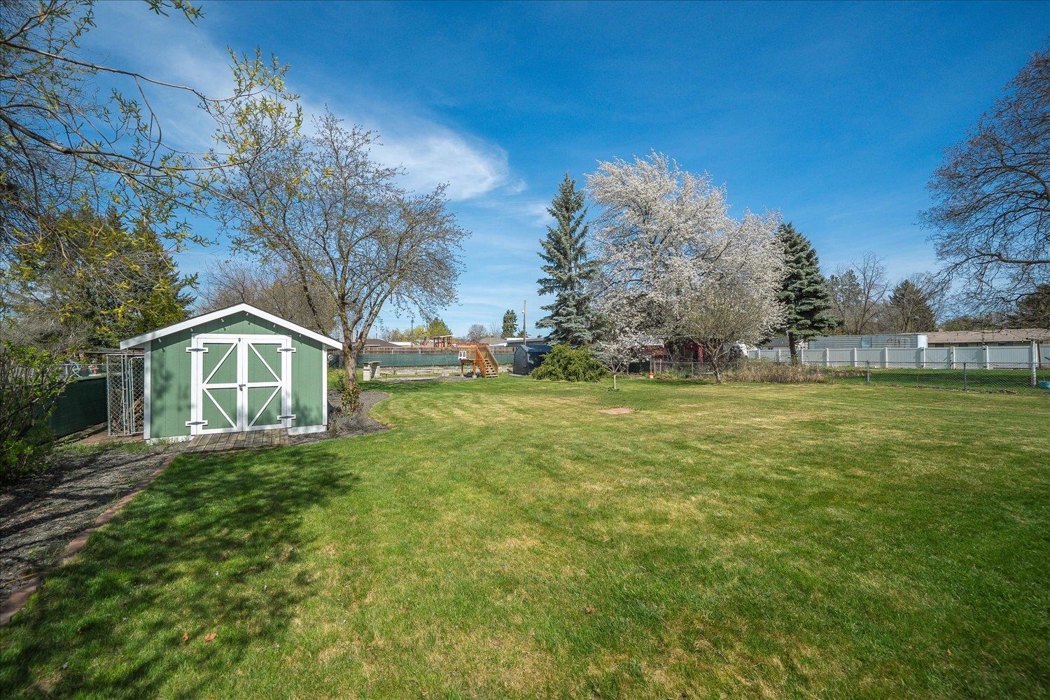 11603 E Main Ave - Photo 32