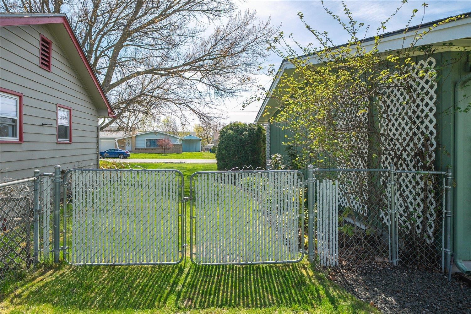 11603 E Main Ave - Photo 38