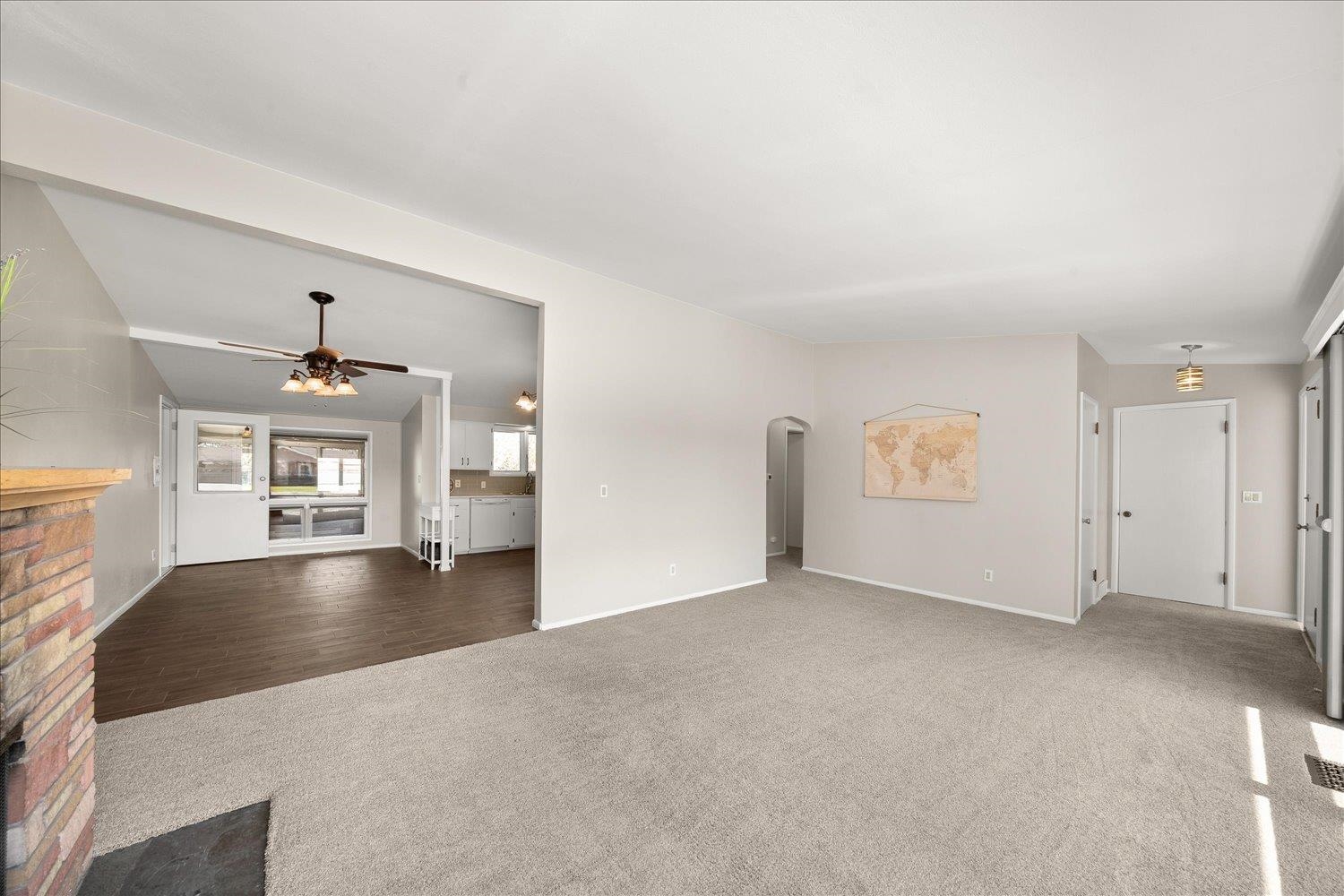 11603 E Main Ave - Photo 6