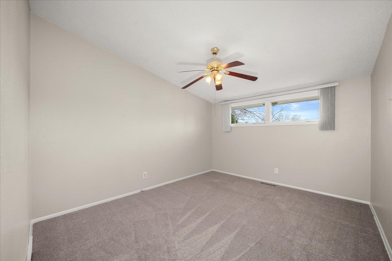 11603 E Main Ave - Photo 10