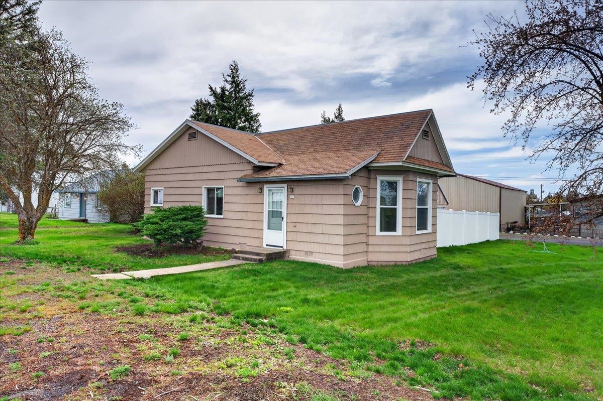 707 Lincoln St - Photo 1