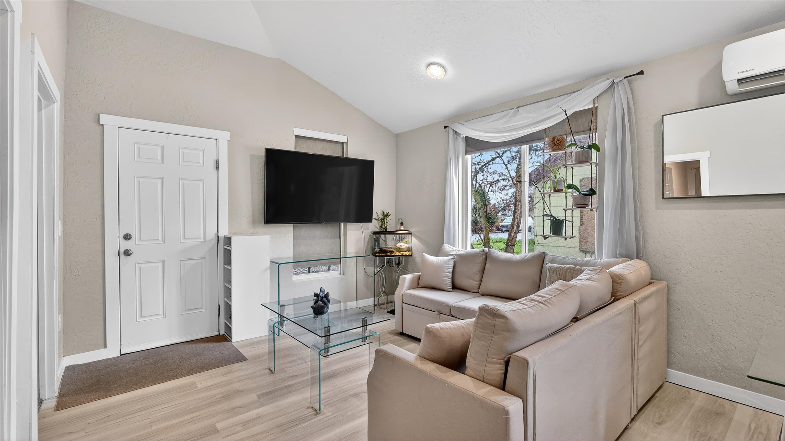 2707 E Desmet Ave - Photo 3