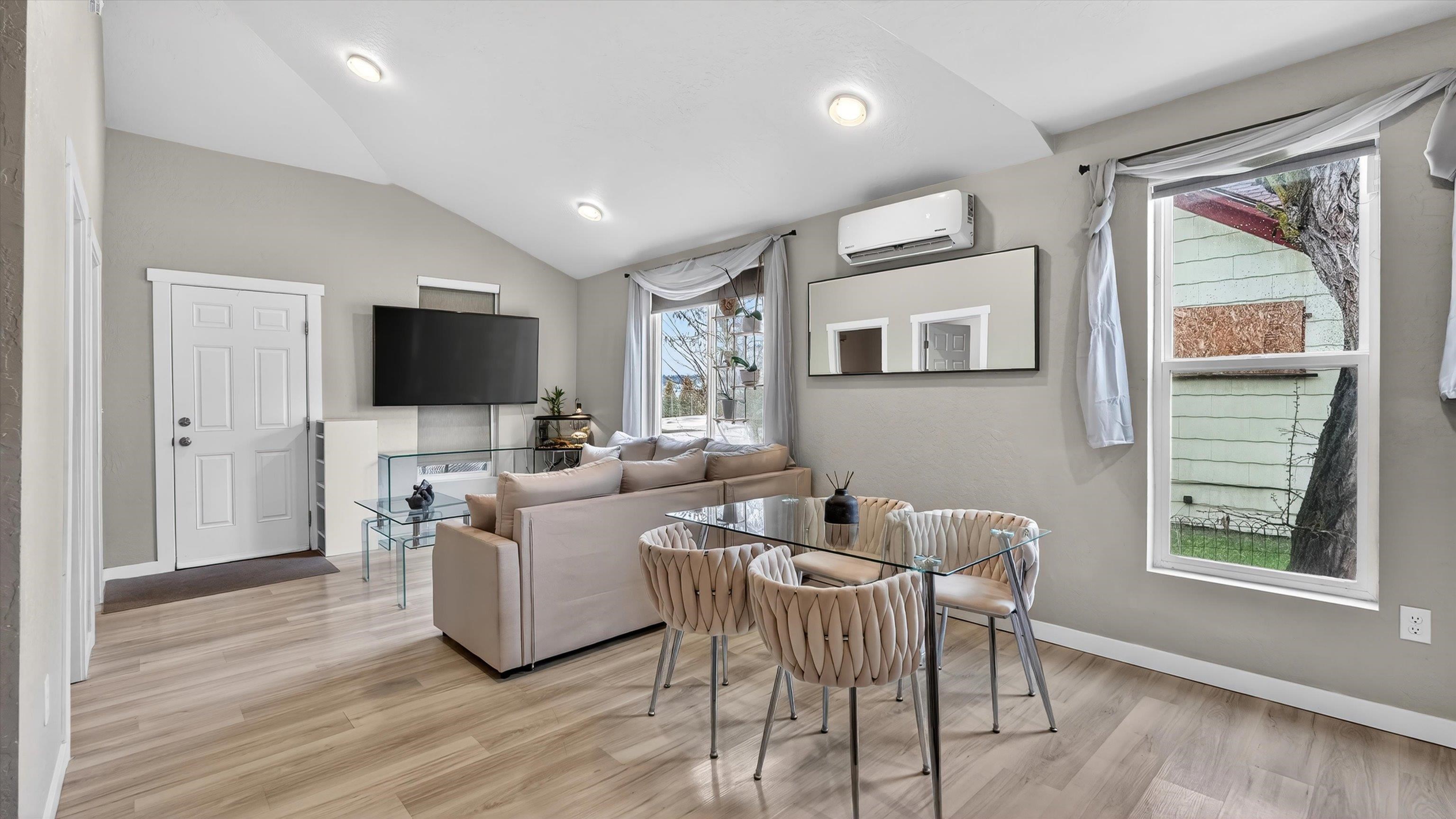 2707 E Desmet Ave - Photo 4