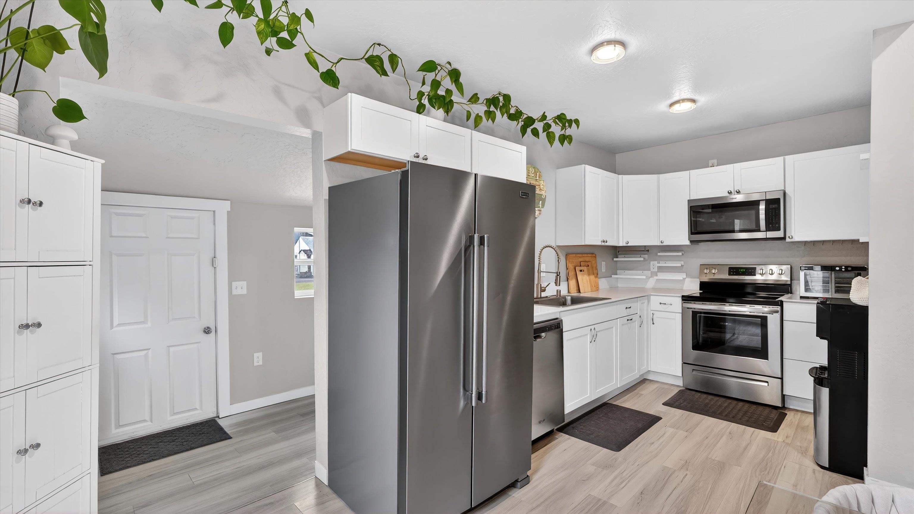 2707 E Desmet Ave - Photo 9