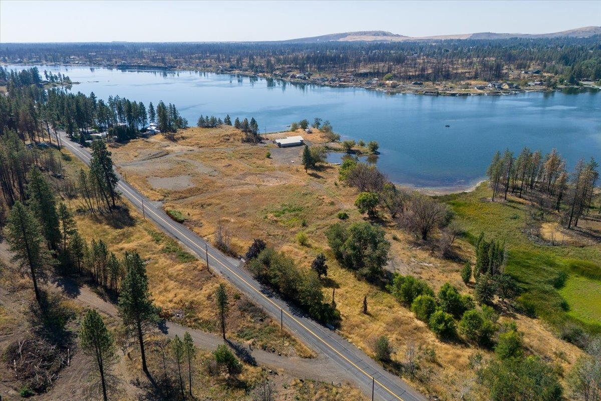9212 S Silver Lake Rd - Photo 2