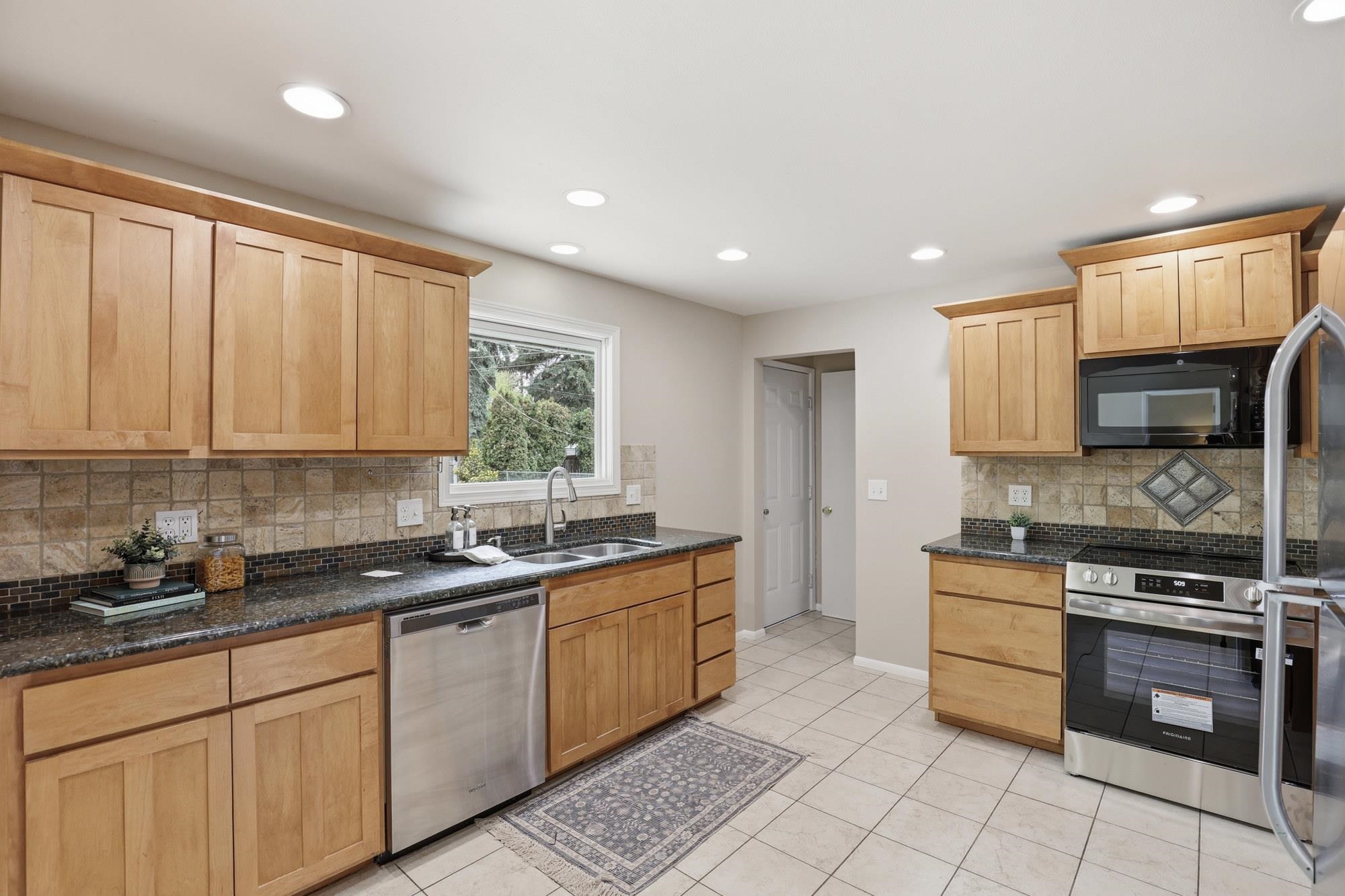 2420 E 39th Ave - Photo 12