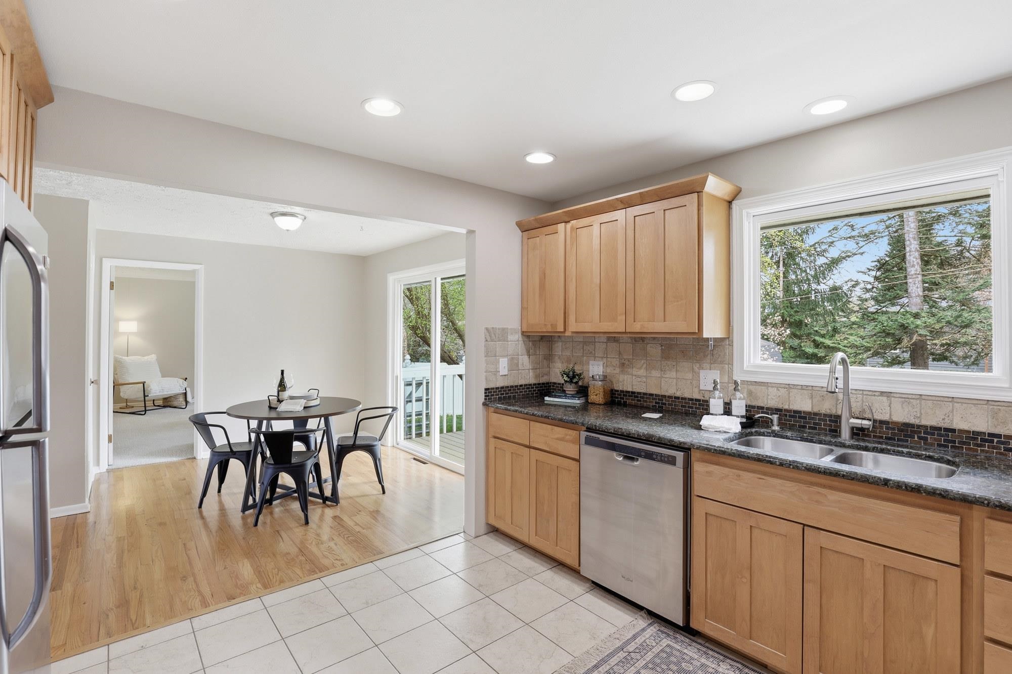 2420 E 39th Ave - Photo 13
