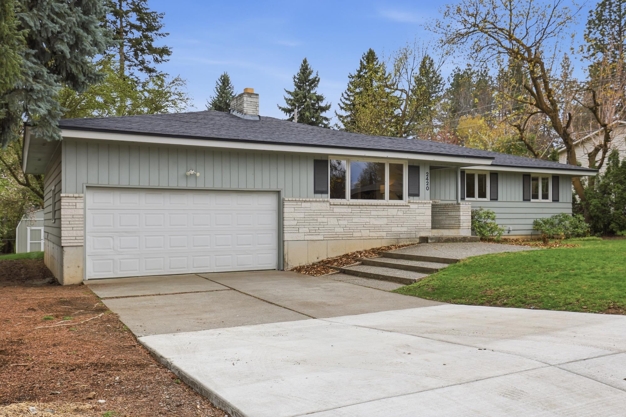 2420 E 39th Ave - Photo 3
