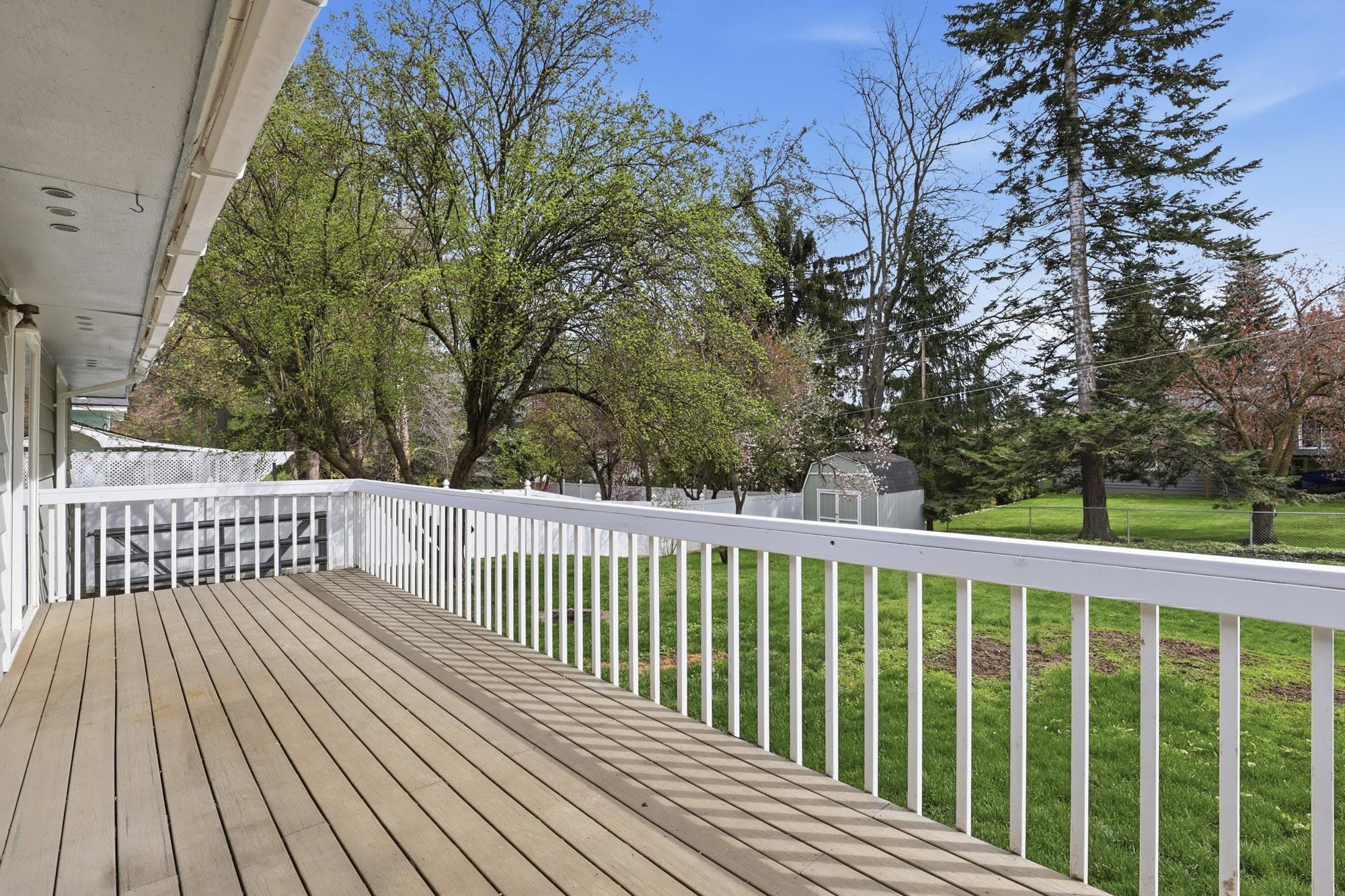 2420 E 39th Ave - Photo 32