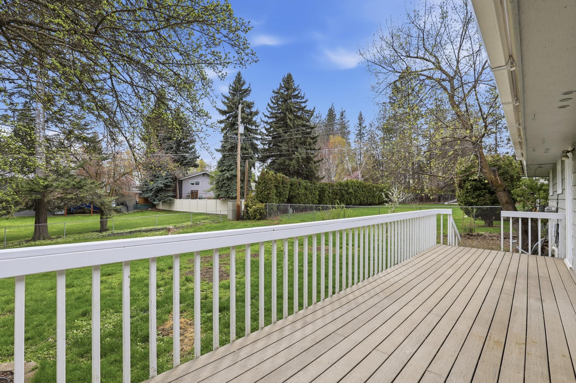 2420 E 39th Ave - Photo 33