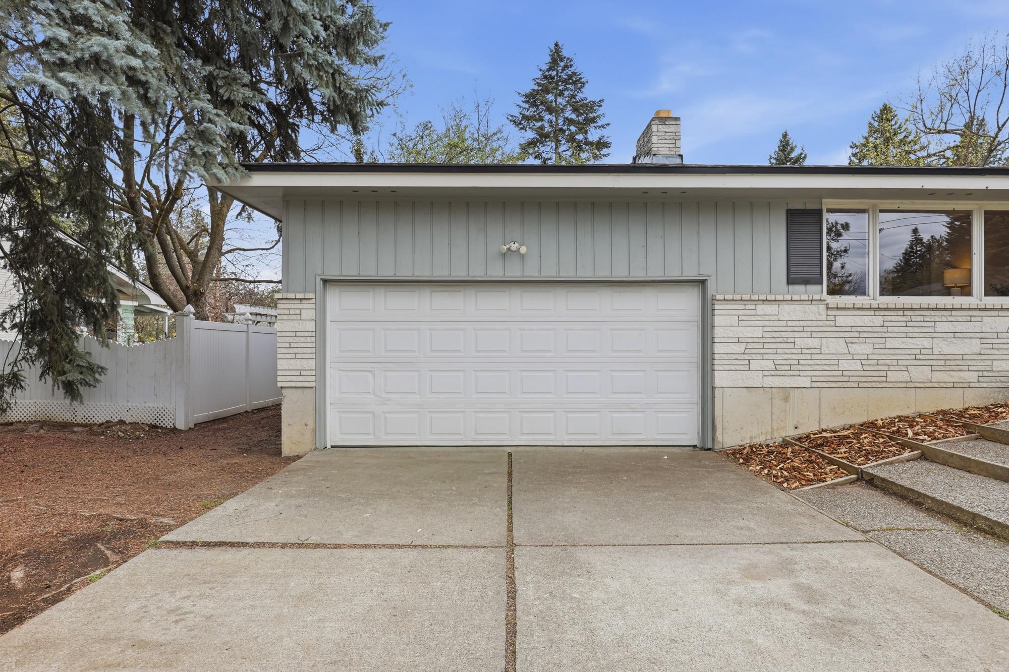 2420 E 39th Ave - Photo 38