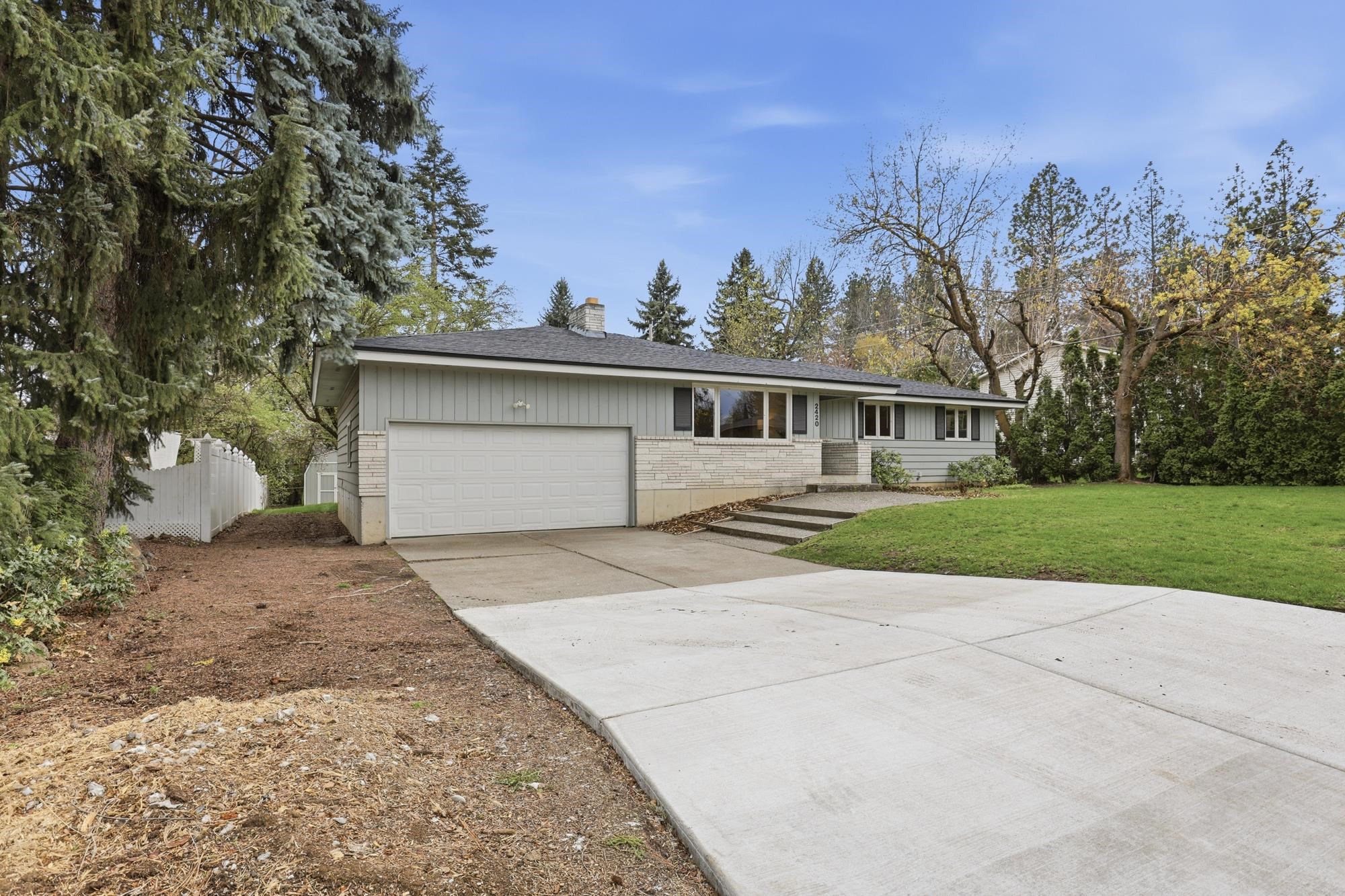 2420 E 39th Ave - Photo 40