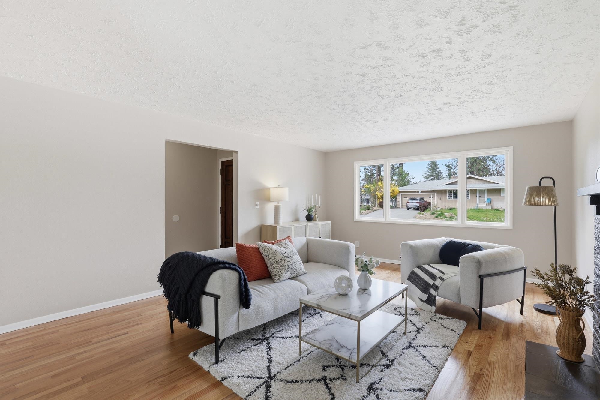 2420 E 39th Ave - Photo 7