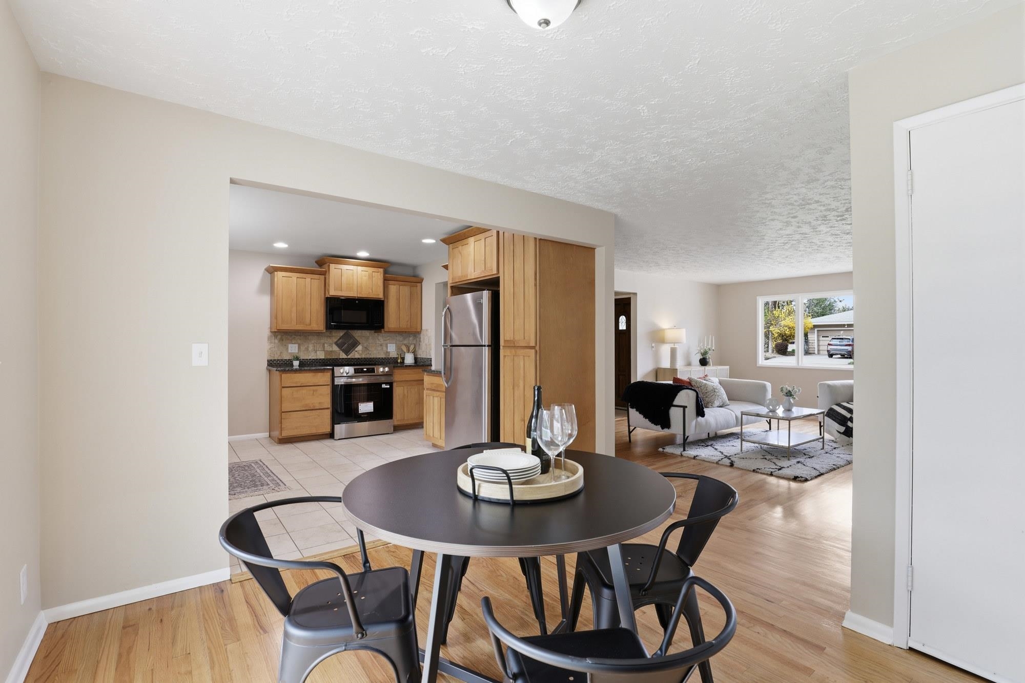 2420 E 39th Ave - Photo 9