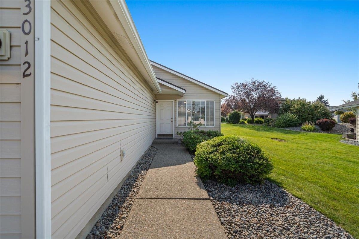 23012 E Oldenburg Ln - Photo 17