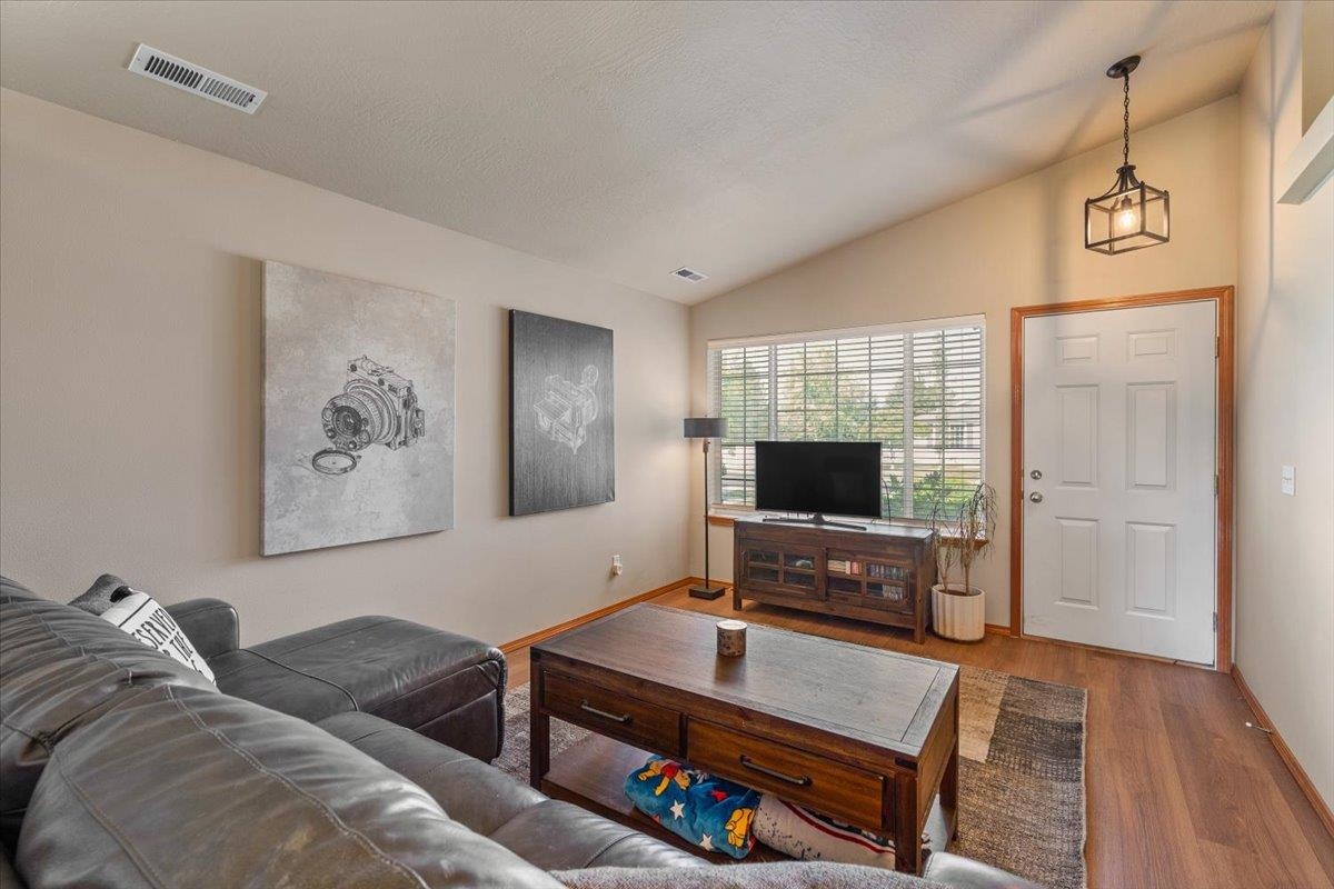 23012 E Oldenburg Ln - Photo 4