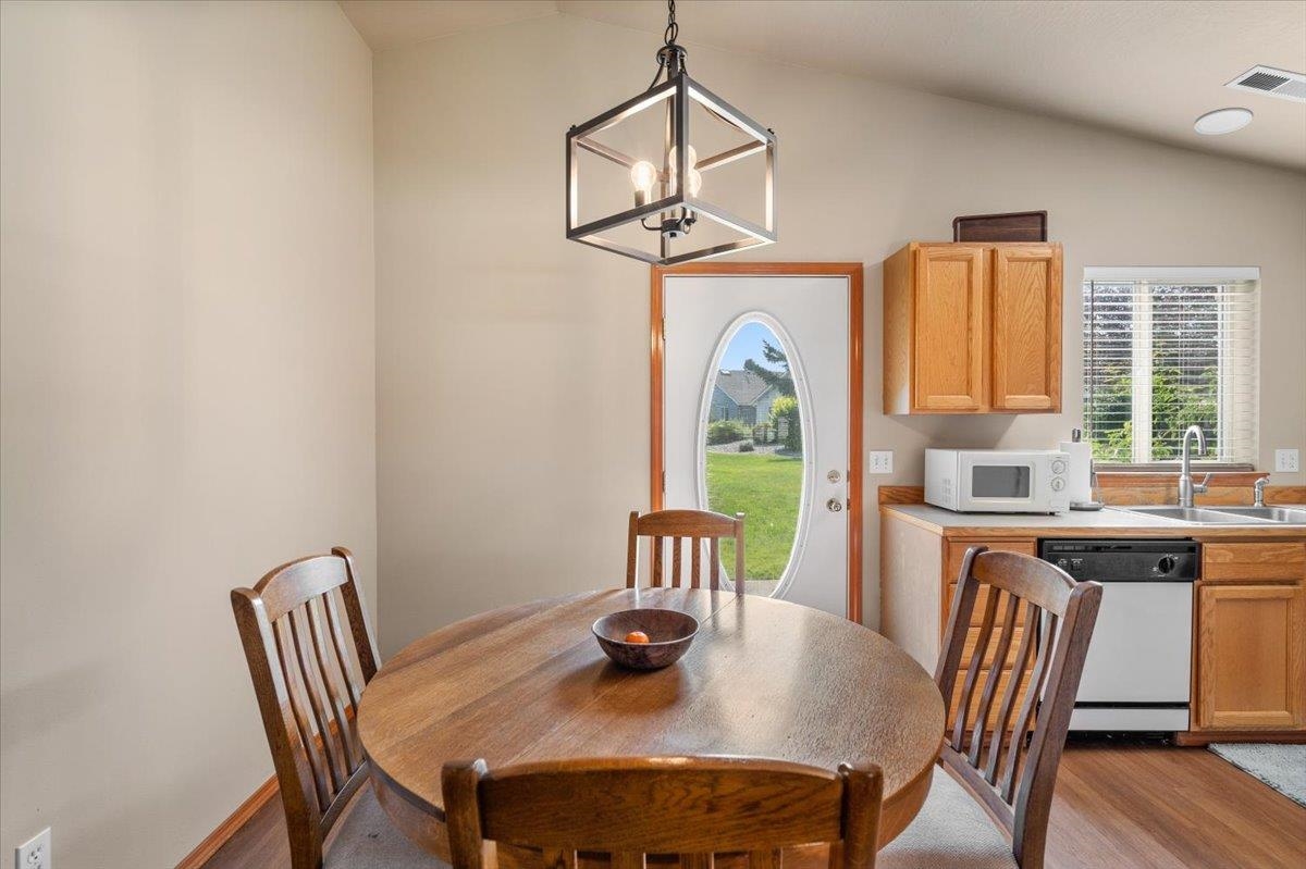 23012 E Oldenburg Ln - Photo 5