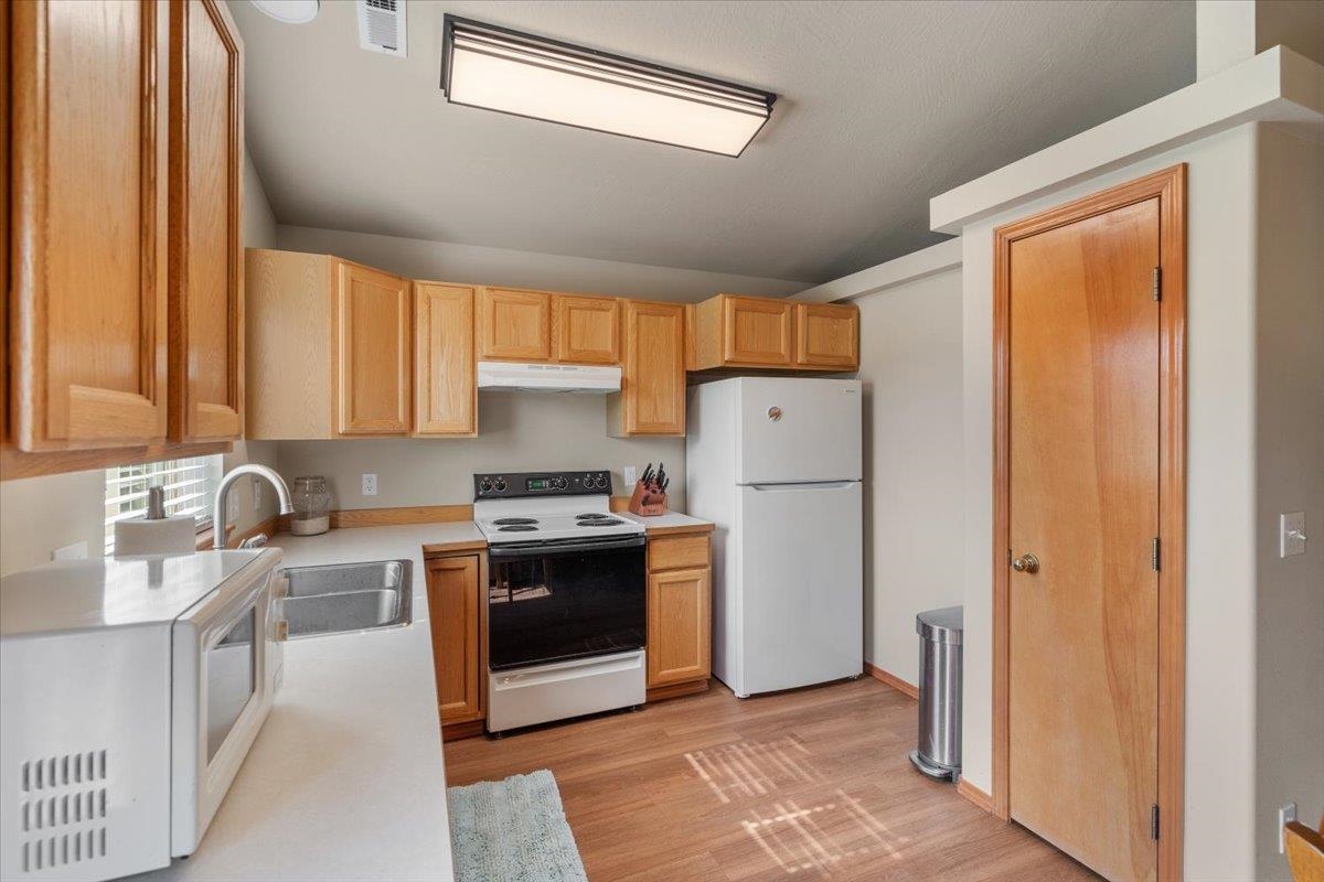 23012 E Oldenburg Ln - Photo 8