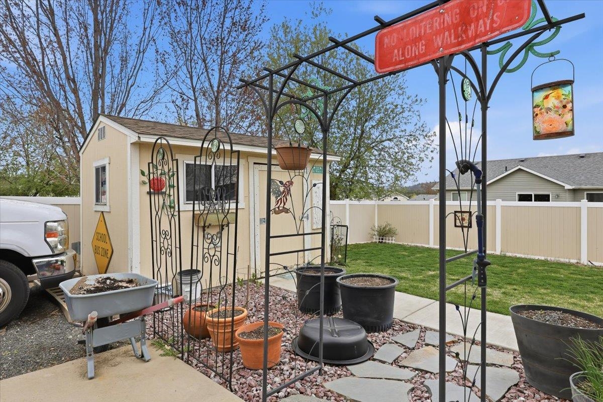 810 E Collin Ave - Photo 38