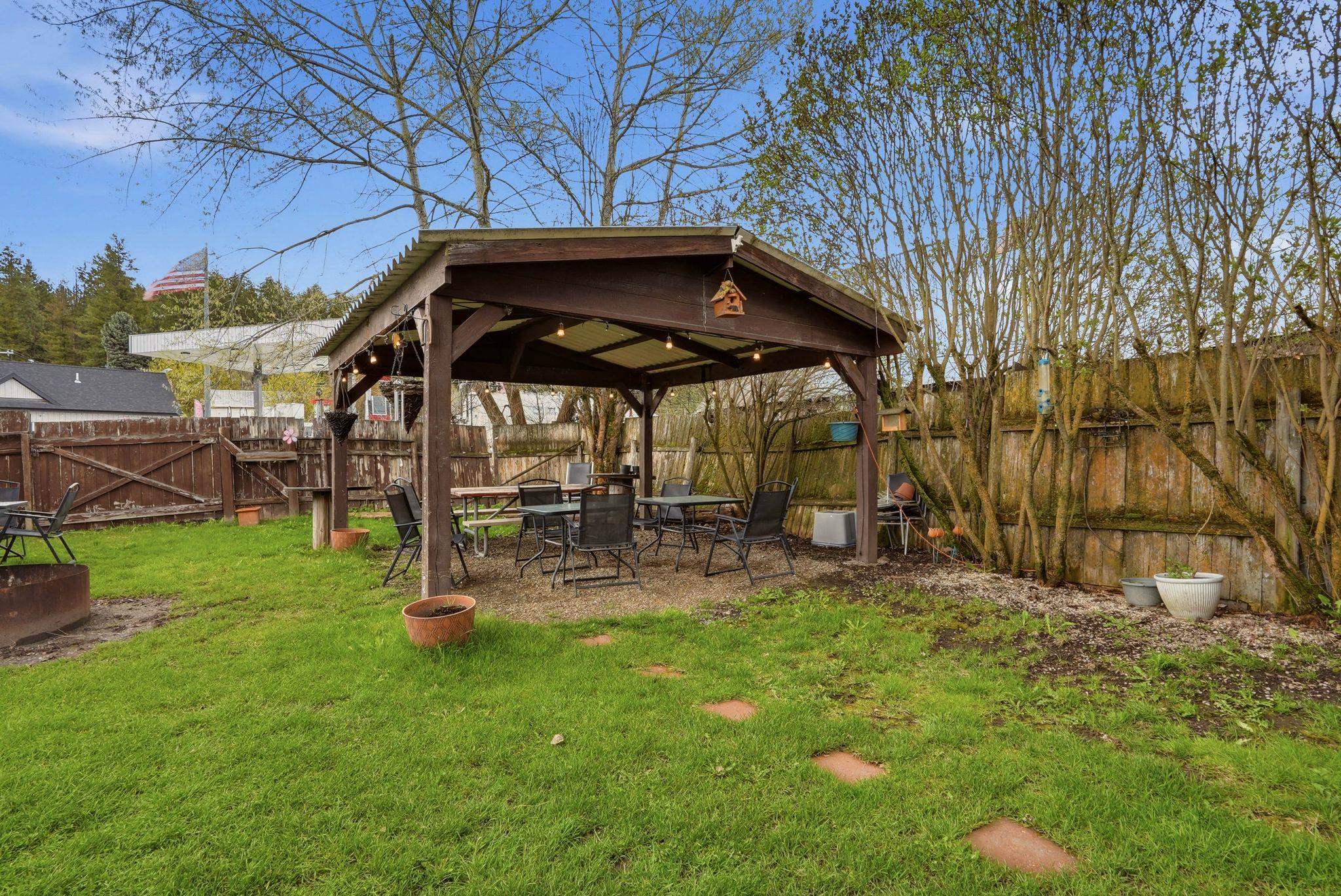 3075 3rd Ave - Photo 18