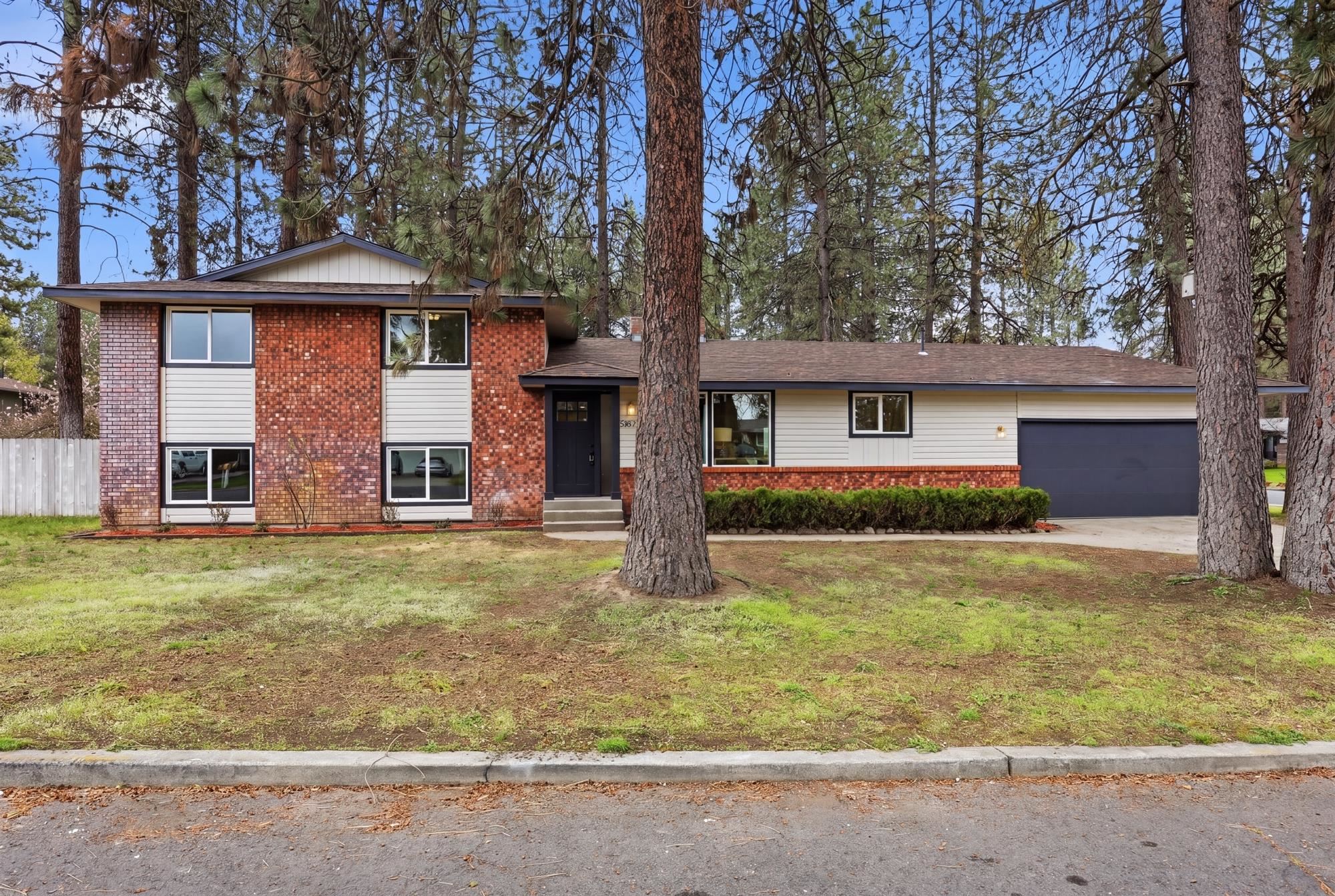 5611 W Lowell Ave - Photo 2