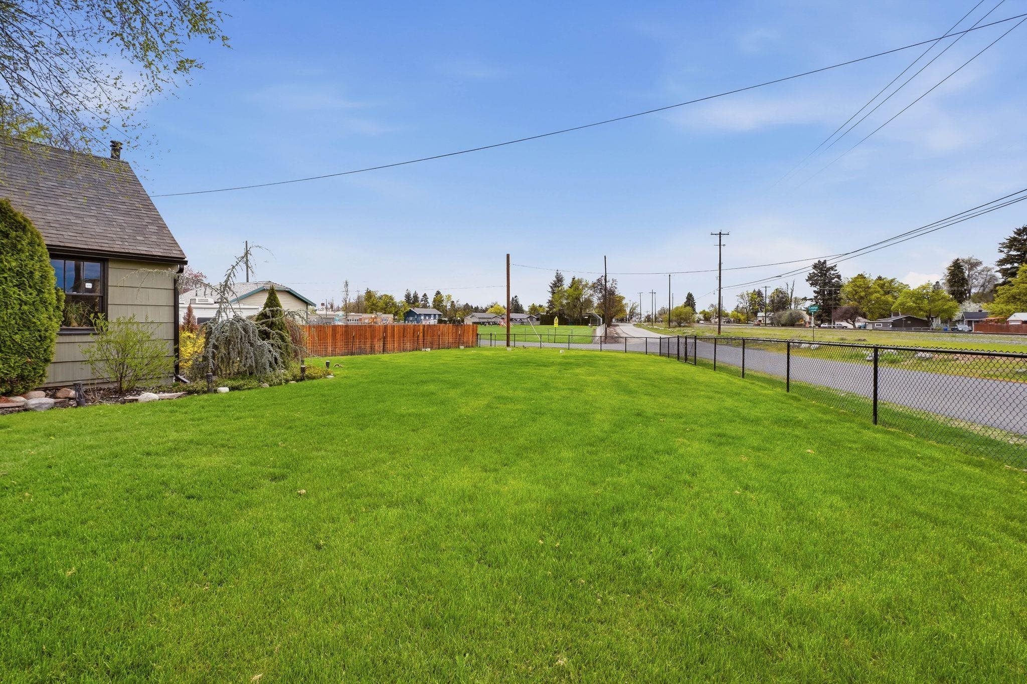 7712 E Utah Ave - Photo 32