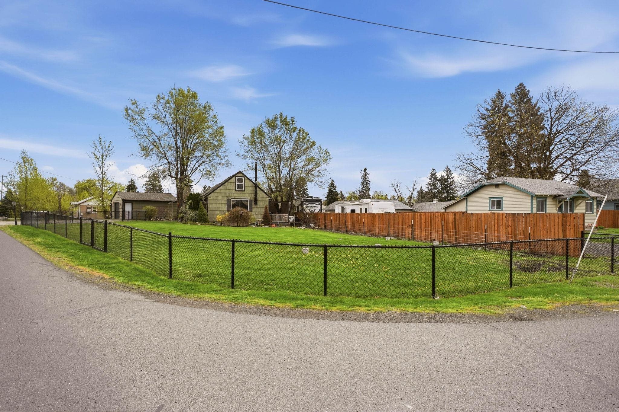 7712 E Utah Ave - Photo 33
