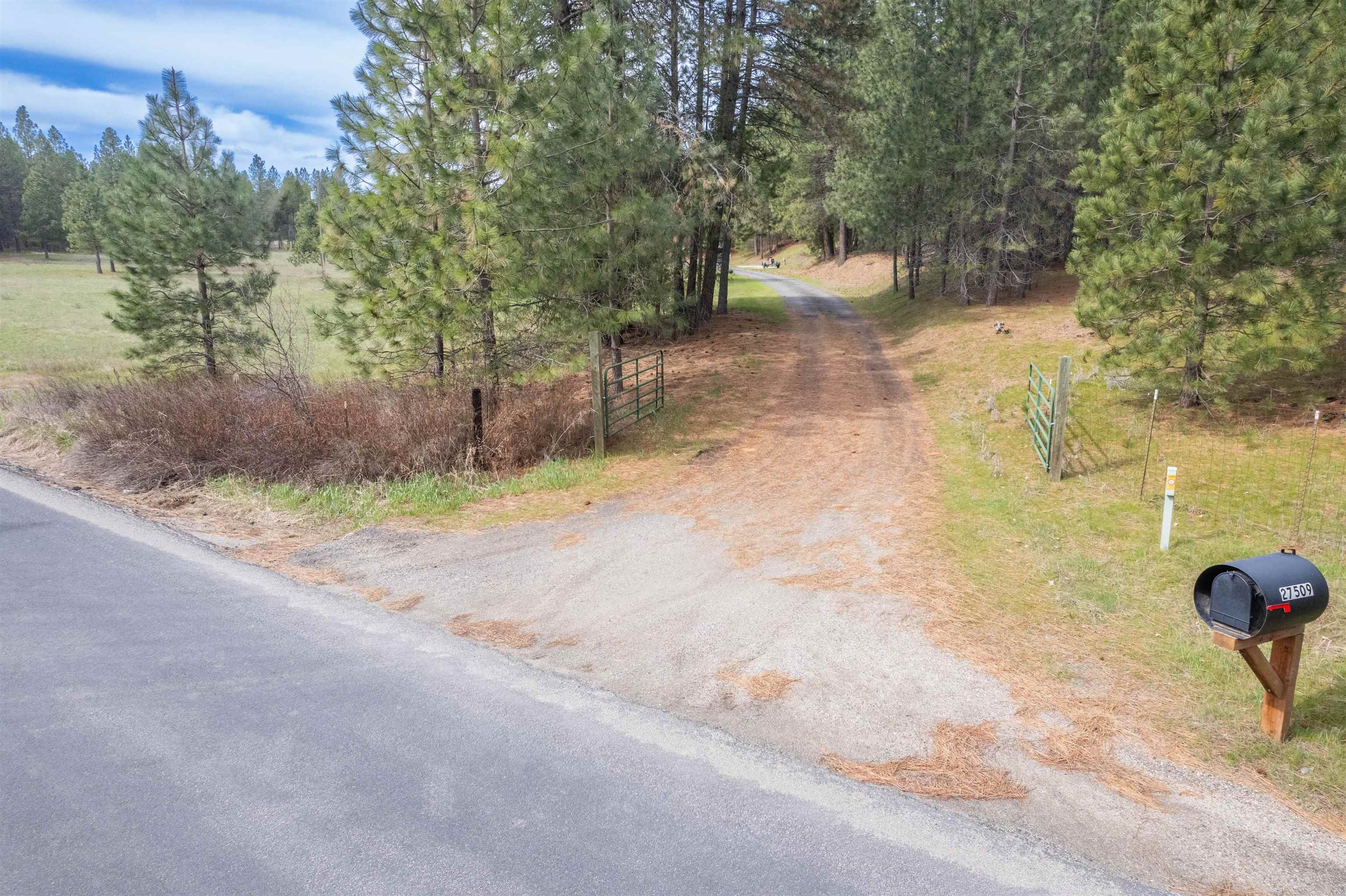 27509 N Perry Rd - Photo 4