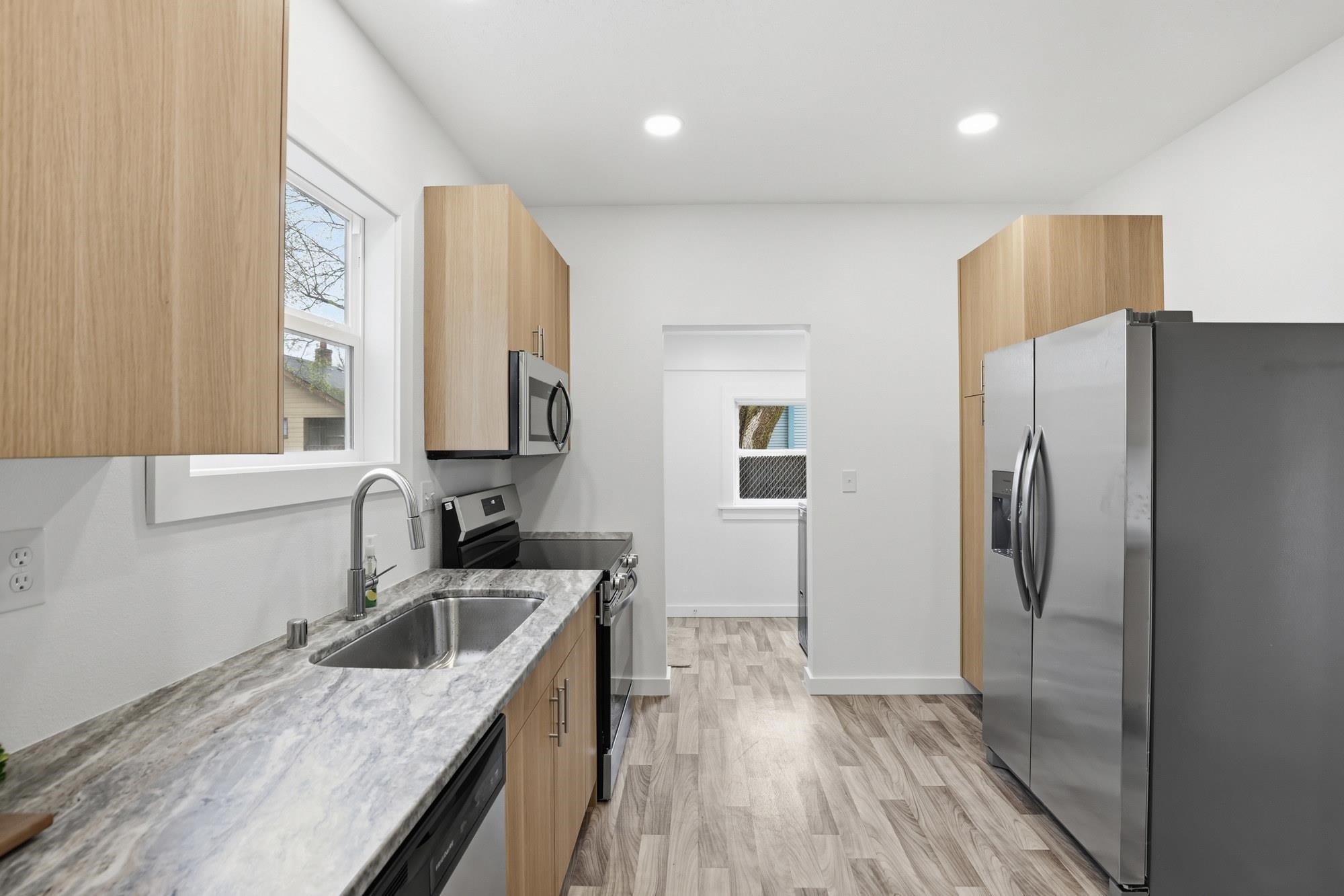 2313 E 5TH Ave - Photo 12