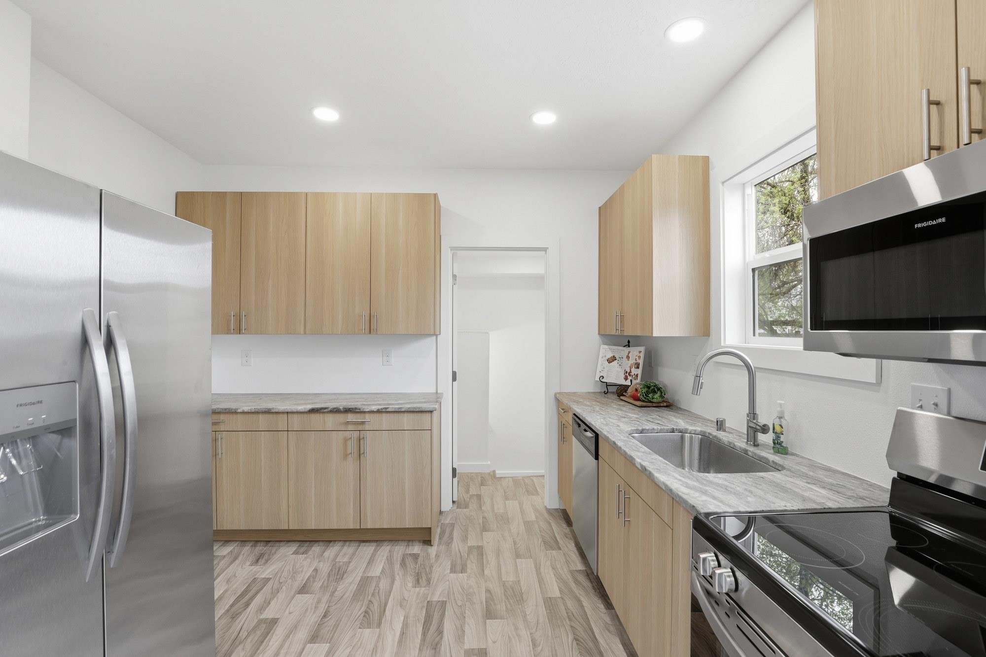 2313 E 5TH Ave - Photo 13