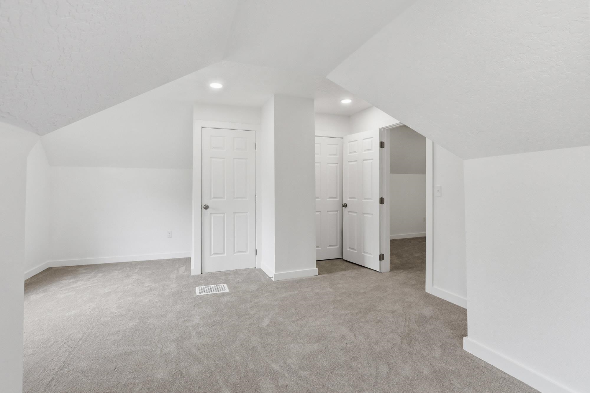2313 E 5TH Ave - Photo 21