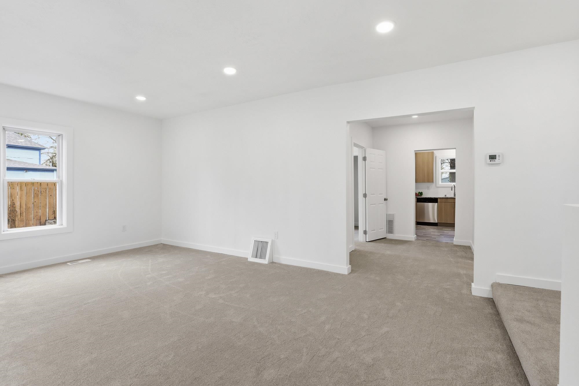 2313 E 5TH Ave - Photo 8