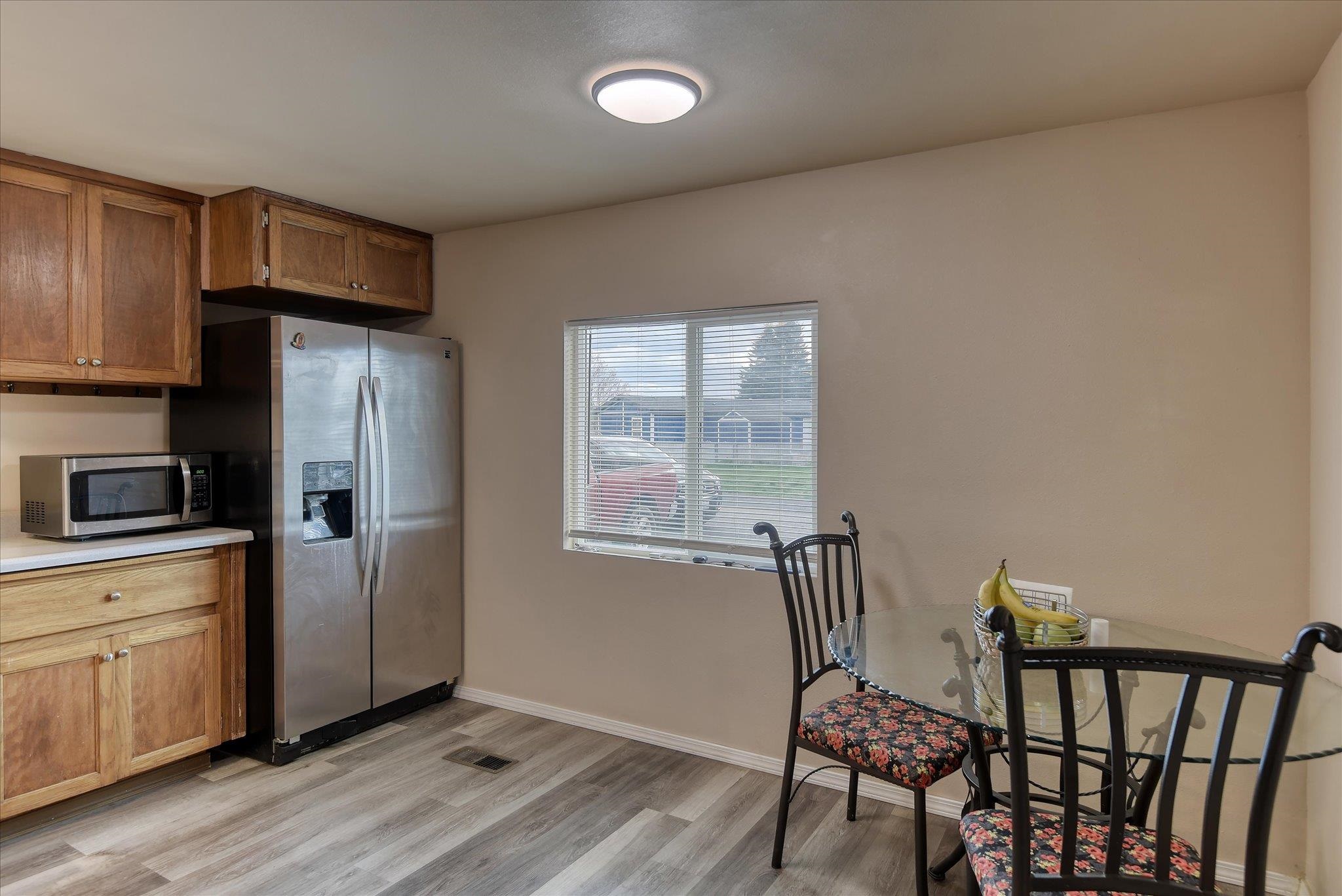 2201 N Craig Rd - Photo 2