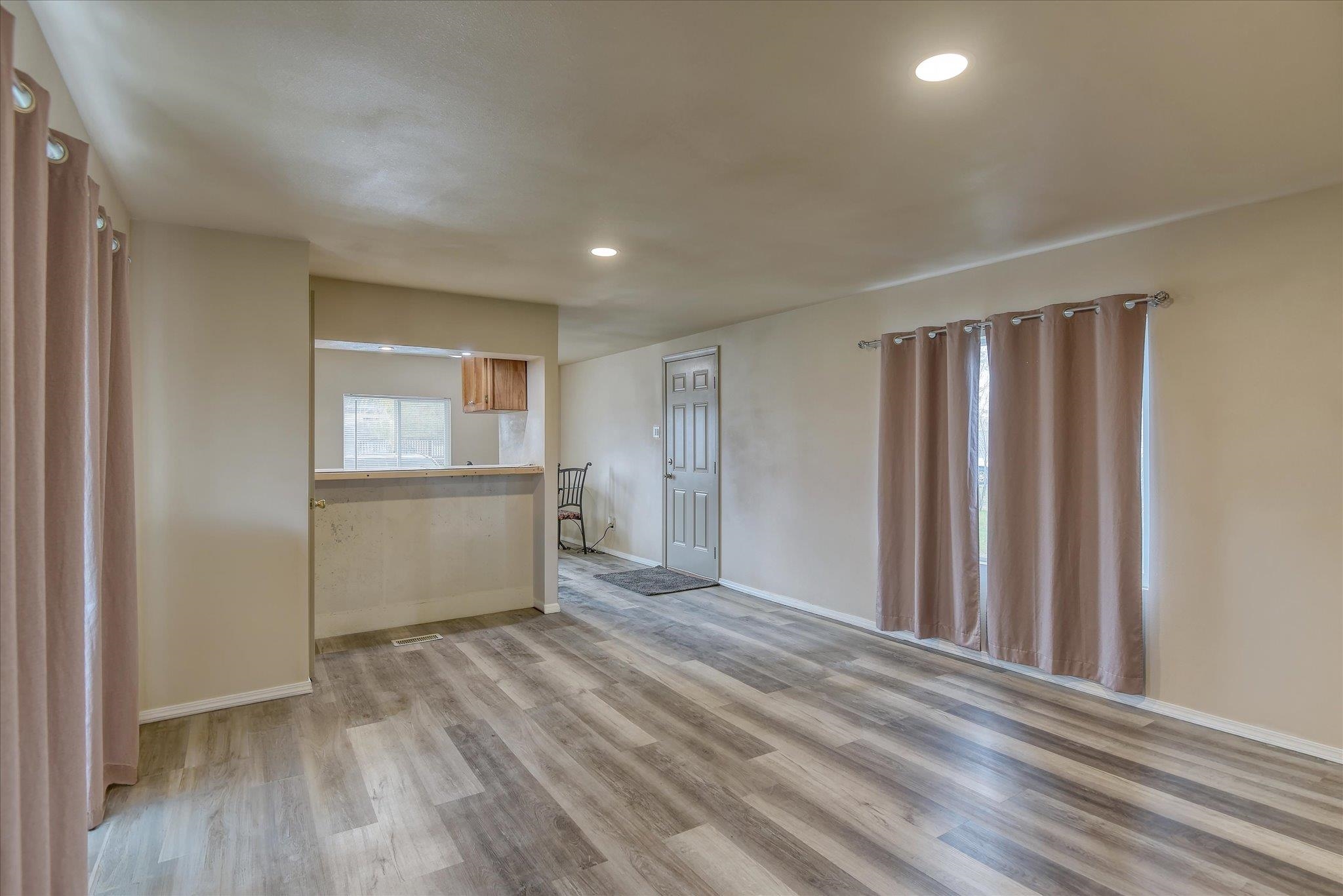 2201 N Craig Rd - Photo 4