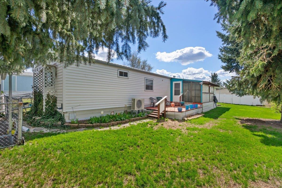 2201 N Craig Rd - Photo 1