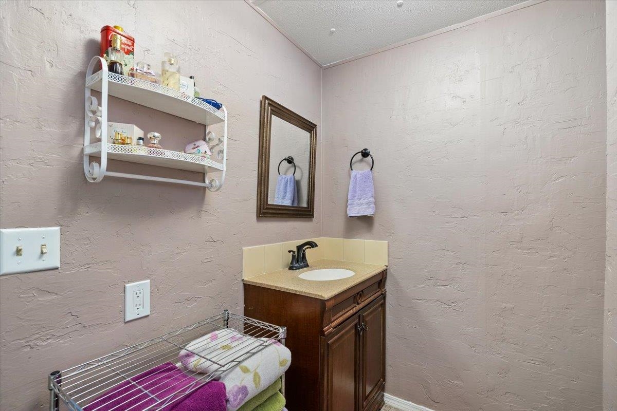2201 N Craig Rd - Photo 19
