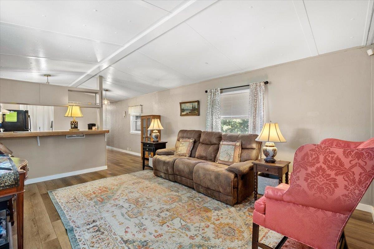 2201 N Craig Rd - Photo 3